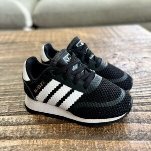 👟 Adidas Toddler Boys Sneakers | Size 5k 5c | Black & White